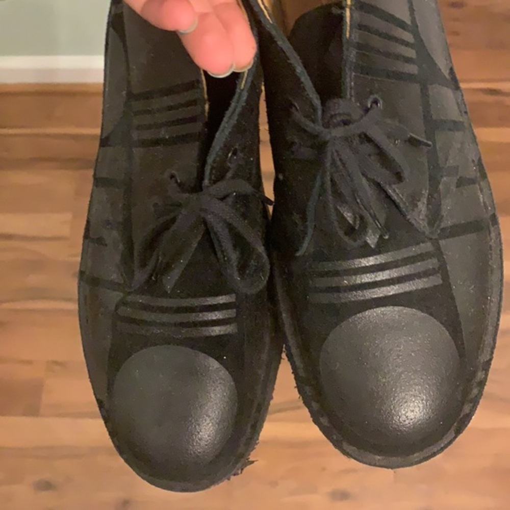 Clarks High-Top Textured Leather Printed Shoes